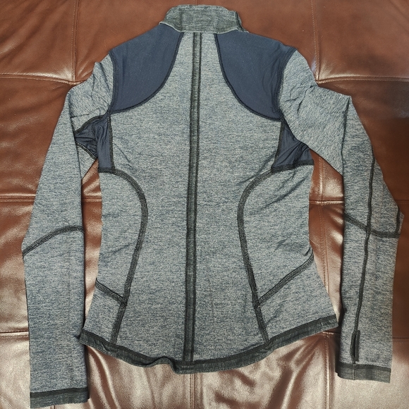 2 lululemon tops in size 10 - define jacket and shirt - Picture 3 of 10